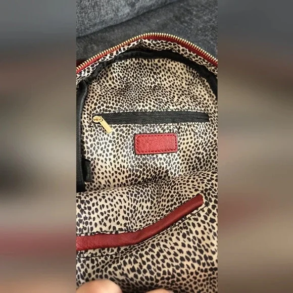 Quilted Zipper Small Backpack - Picture 7 of 8